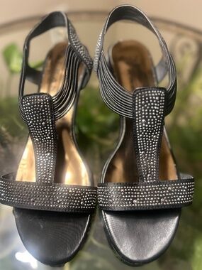 New York Transit Black Rhinestone Strappy Wedge Heels Women’s Size 7